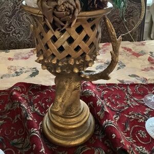 Ornate Golden Lattice design Reindeer vase